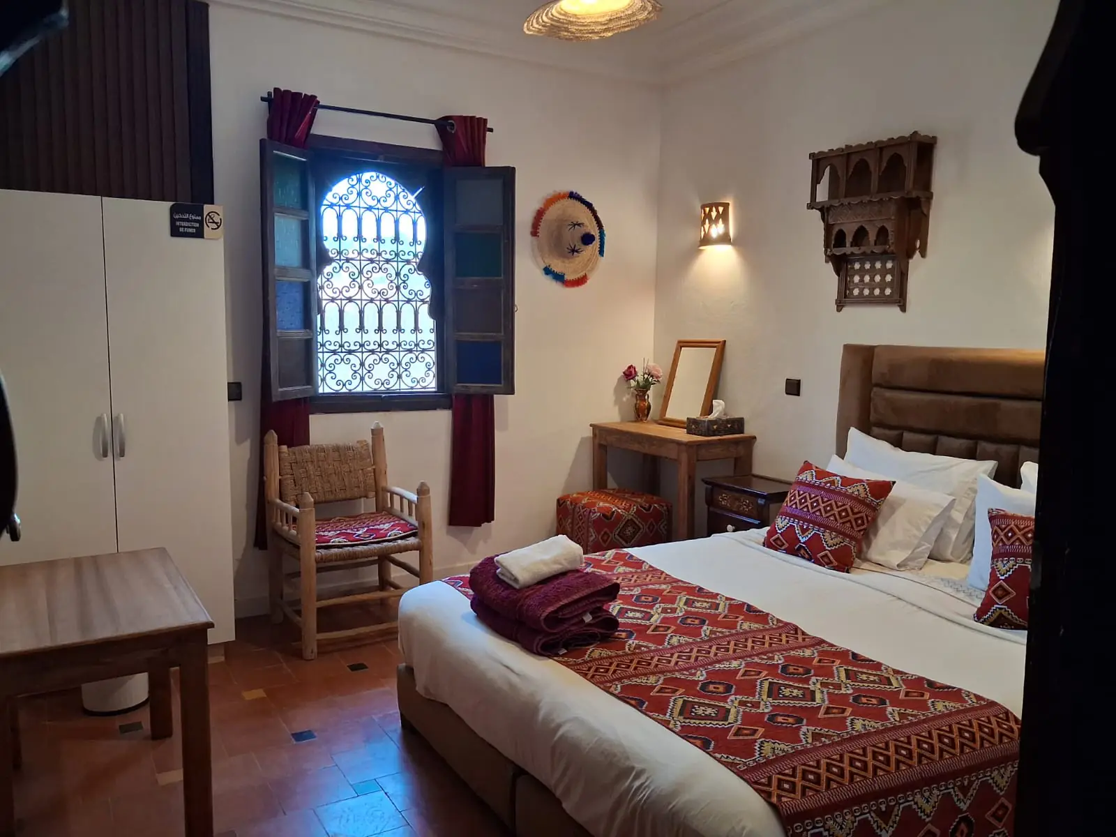 Door 8 room, Chambre d’hôtes Aya, Ouzoud — wide view of the room